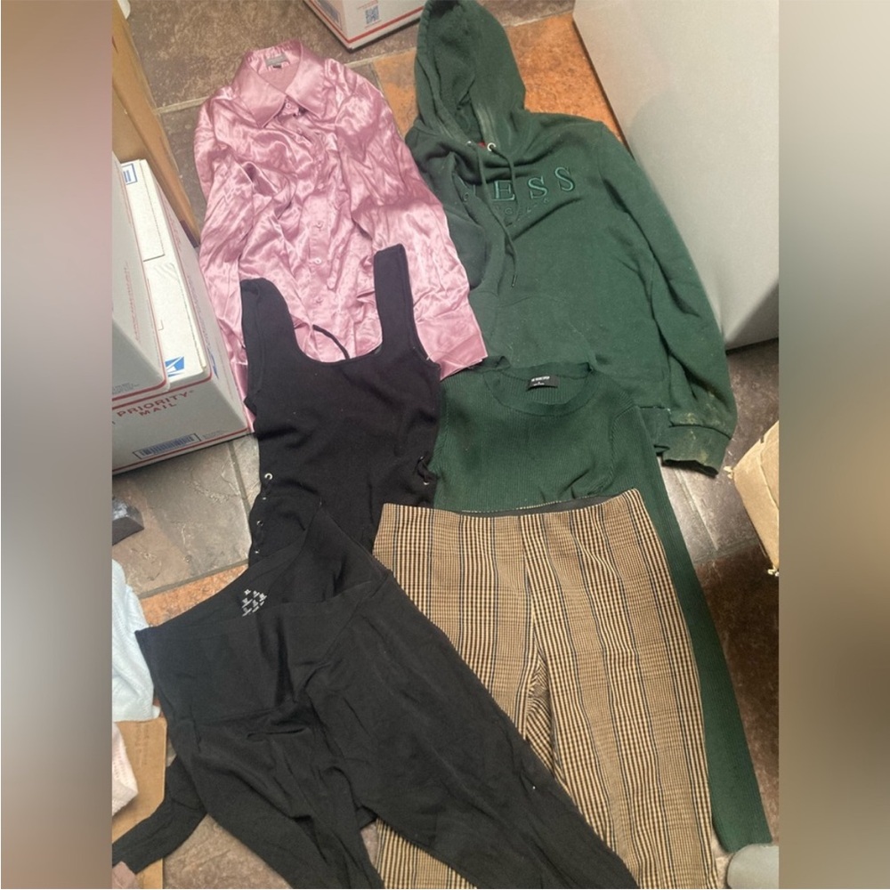 Women's bundle clothing